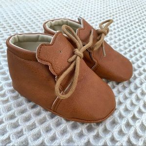 2/$10 Baby bear soft crib shoes unisex size 3